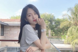 吴宣仪清新甜美生活照，好身材吸睛
