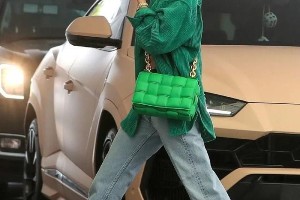 Hailey、泫雅同款镂空凉鞋：2020夏季最火鞋款盘点