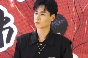 10位男星卸妆前后对比：颜值崩塌惊人