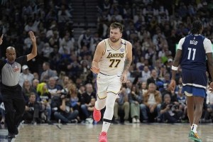 NBA裁判误判争议：东契奇关键战漏判引发联盟风暴