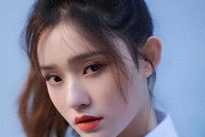 林允绯闻风波：月嫂合照引爆网络谣言