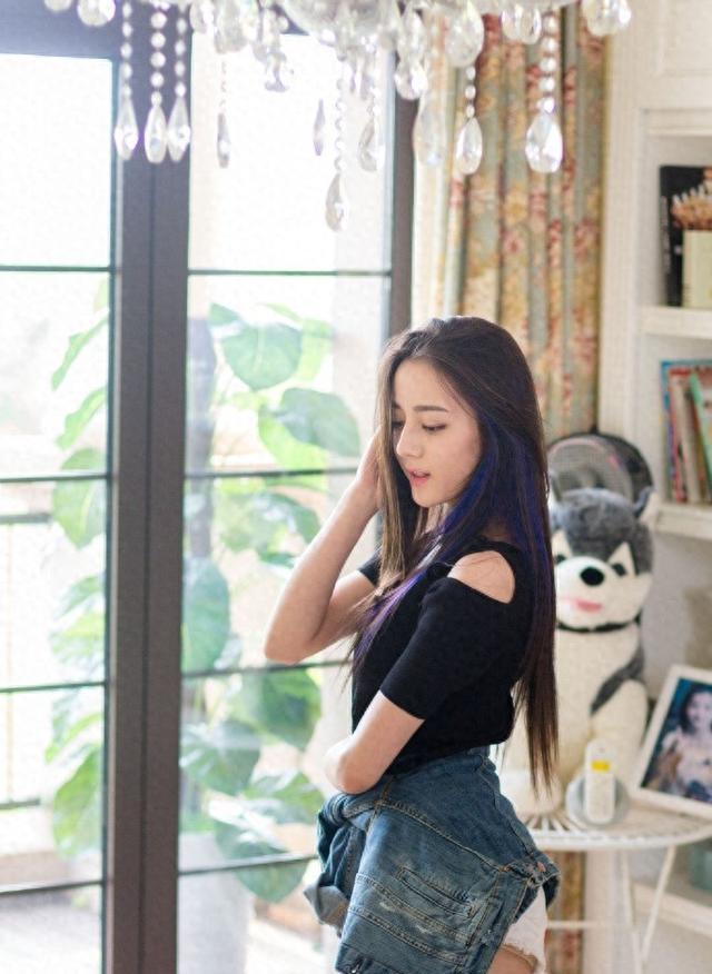 迪丽热巴《麻辣变形计》剧照1