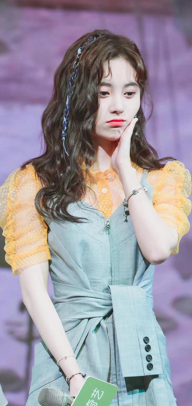 鞠婧祎侧颜全面屏壁纸