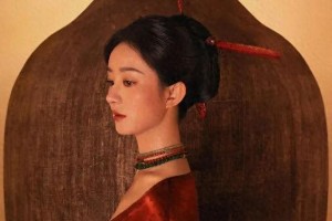 赵丽颖福州非遗造型惊艳全网，三条簪凤凰装美翻