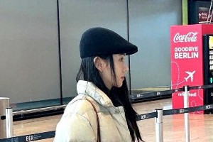 刘浩存柏林电影节回国素颜路透，青春气息十足