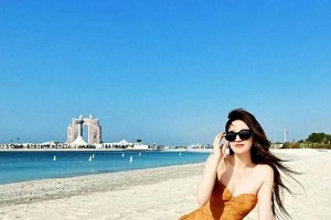 刘亦菲瘦身成功惊艳亮相，女团风抹胸裙美出新高度