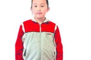 阳光少年张艺凡：游泳健将与书香少年的成长故事