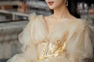 赵丽颖薄纱连衣裙穿搭指南，显瘦又高级